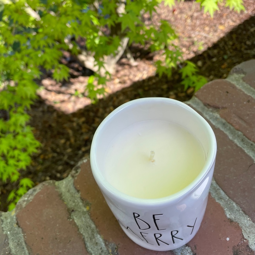 Rae Dunn Be Merry Candle - Picture 3 of 4